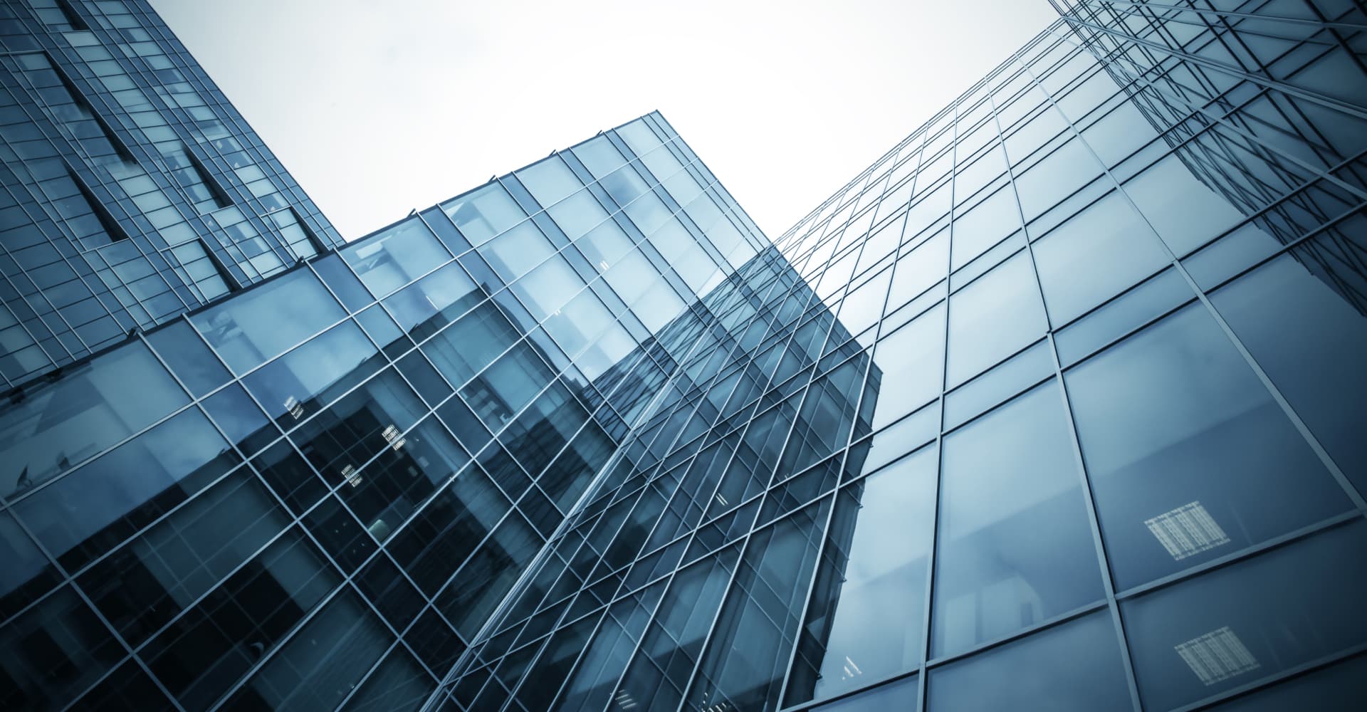 Deploy AI with ROI for Retail Banking Commercial Banking and Wealth Management hero banner