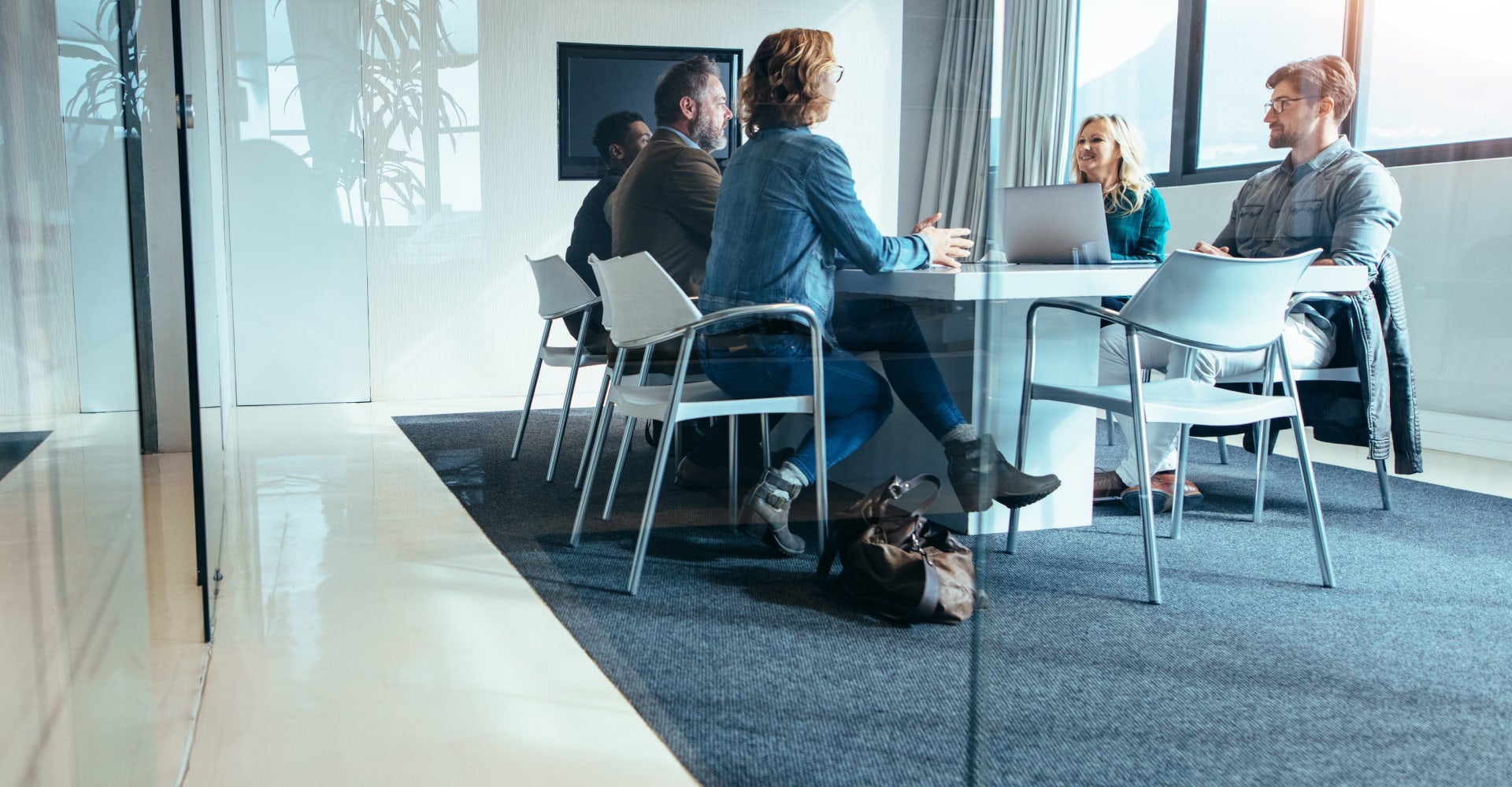How Retailers Are Now Embedding AI in Their Data Driven Culture hero banner